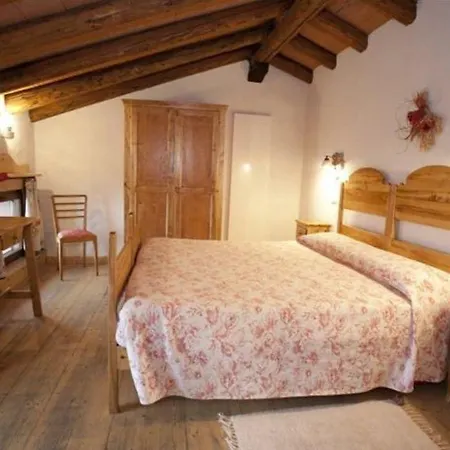 Casa Rossa Ai Colli Séjour à la ferme