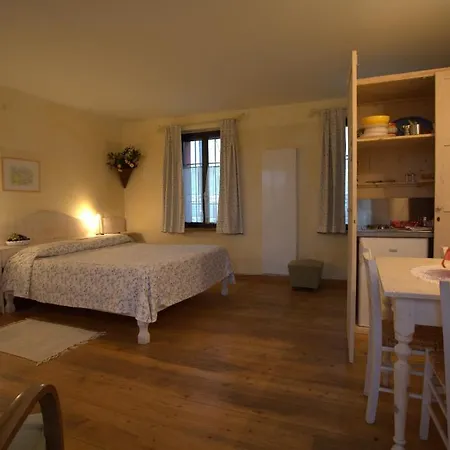 Casa Rossa Ai Colli בית חווה *